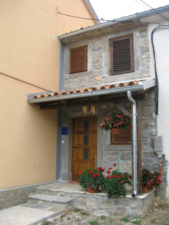 Antonia & Arian Appartement Roč Buitenkant foto