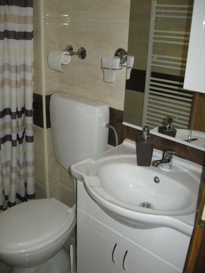Antonia & Arian Appartement Roč Buitenkant foto